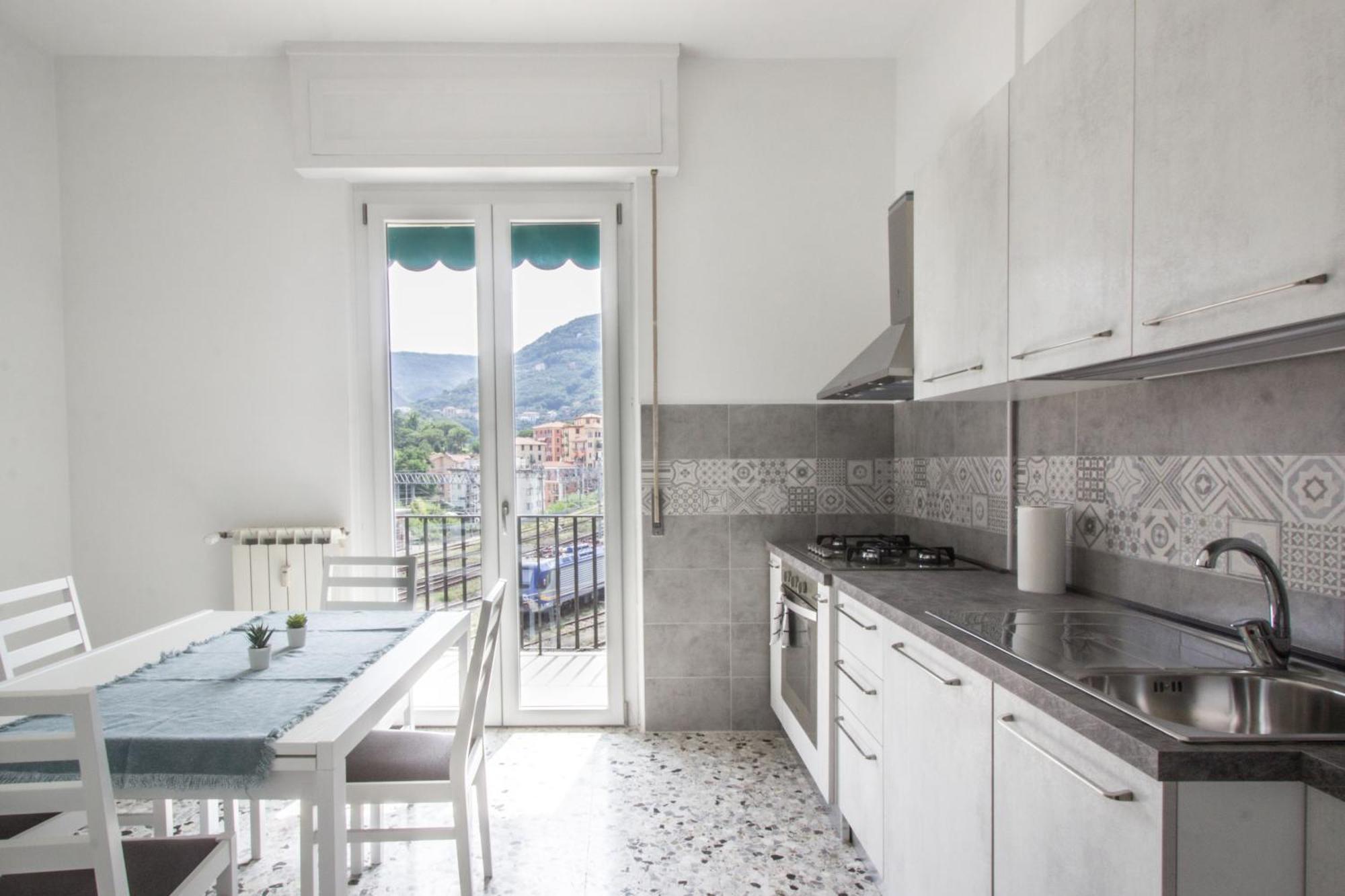 Il Centrale Apartment La Spezia Luaran gambar